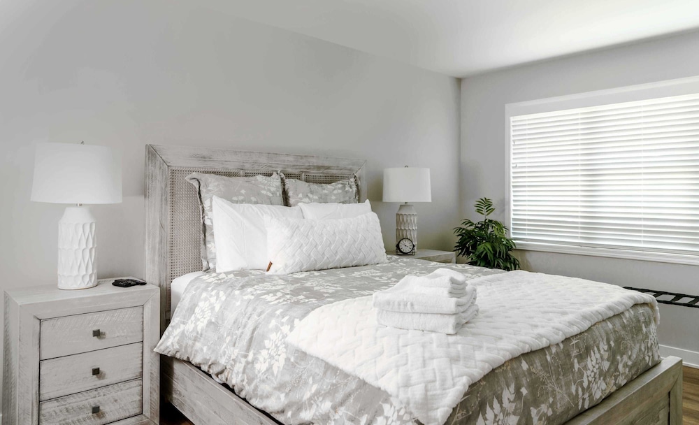 Tranquil Family Retreat - for 10!