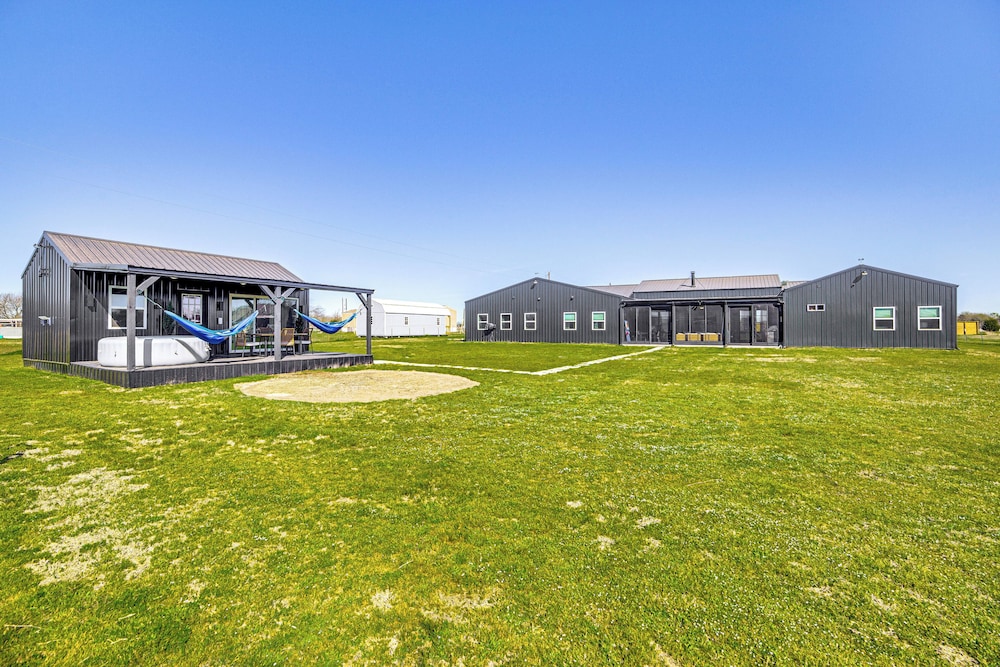 6 Mi to Lake Tawakoni: Texas Family Home