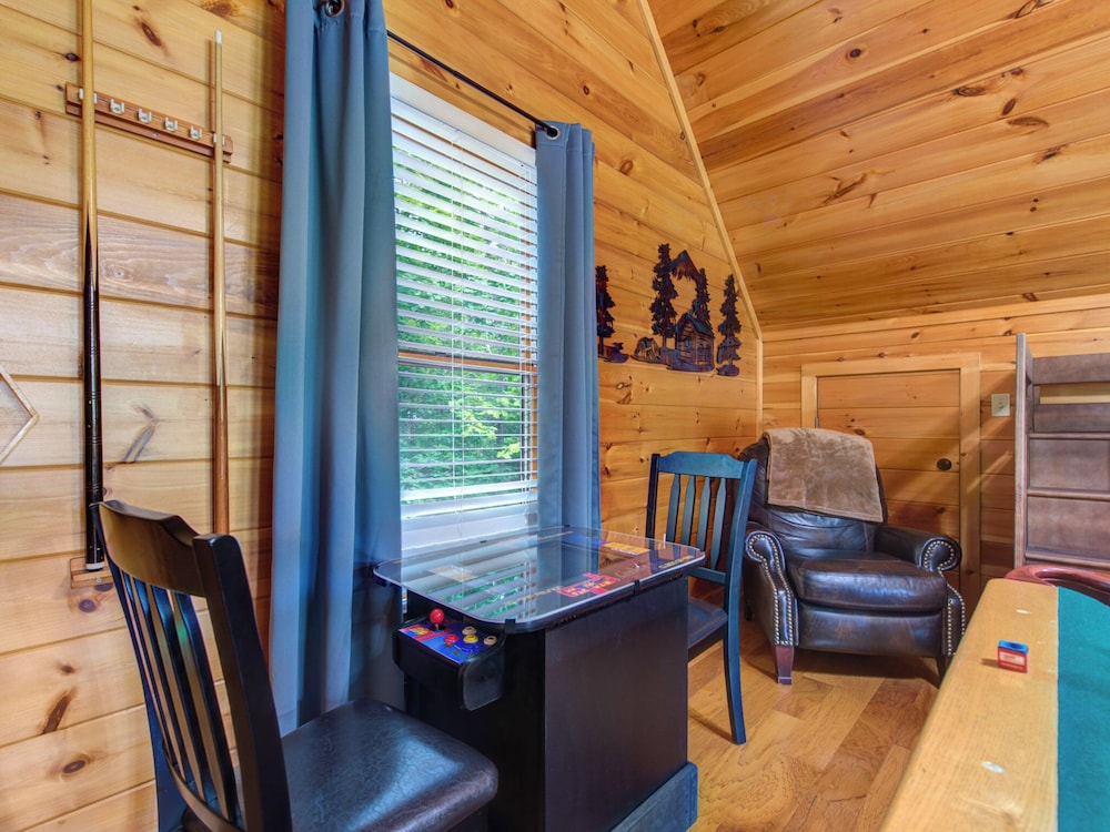 Macys Hideaway by Jackson Mountain Rentals