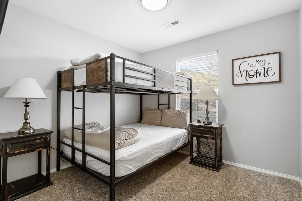 Tranquil Getaway For 8