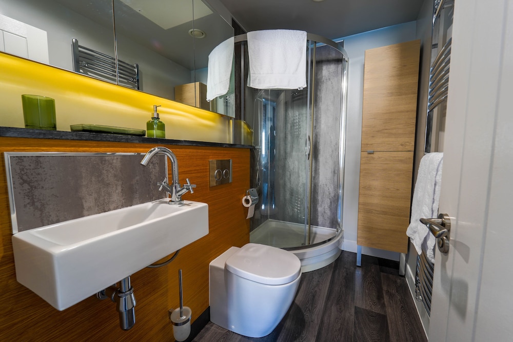 Captivating 1-bed Apartment, Merthyr Tydfil -, photo 15