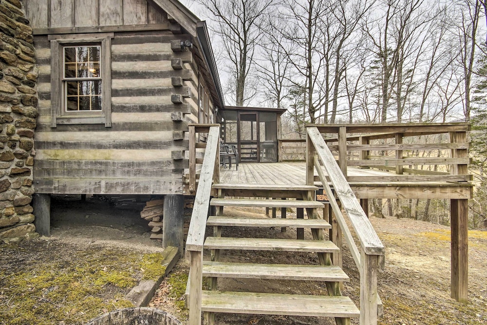 Scenic Cabin w/ Deck & Fire Pit - Near Hiking! view 3