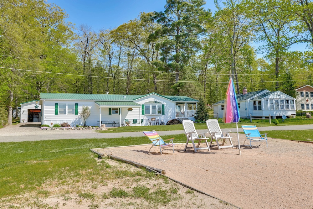 Tallman Lake Access: Family-friendly Home w/ Dock!
