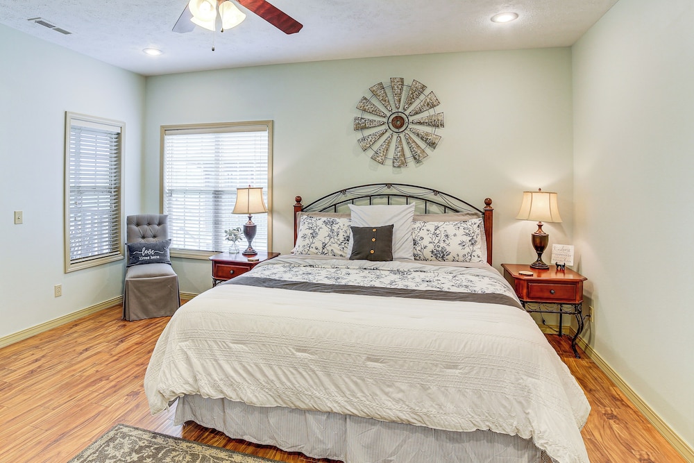 Pool & Lake Access: 'cozy Nest' in Branson West