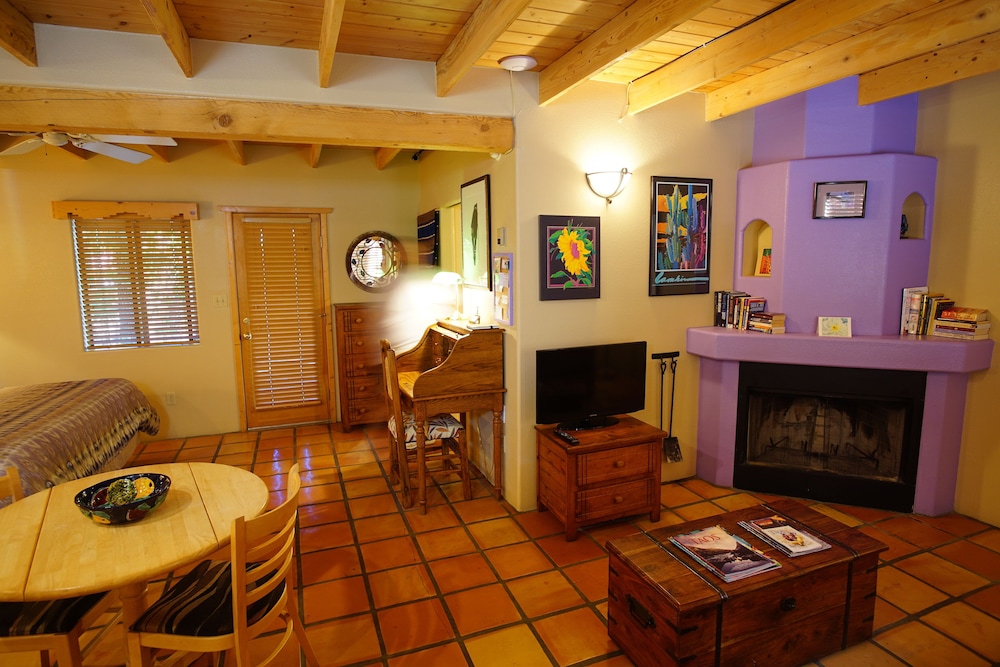 Burch Street Casitas Hotel Taos
