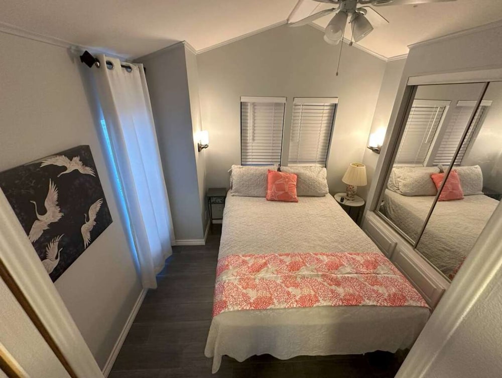 Stylish 2BR Waterfront Home w Pool Resort Access