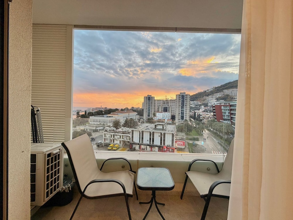 Aurelio Central Residences