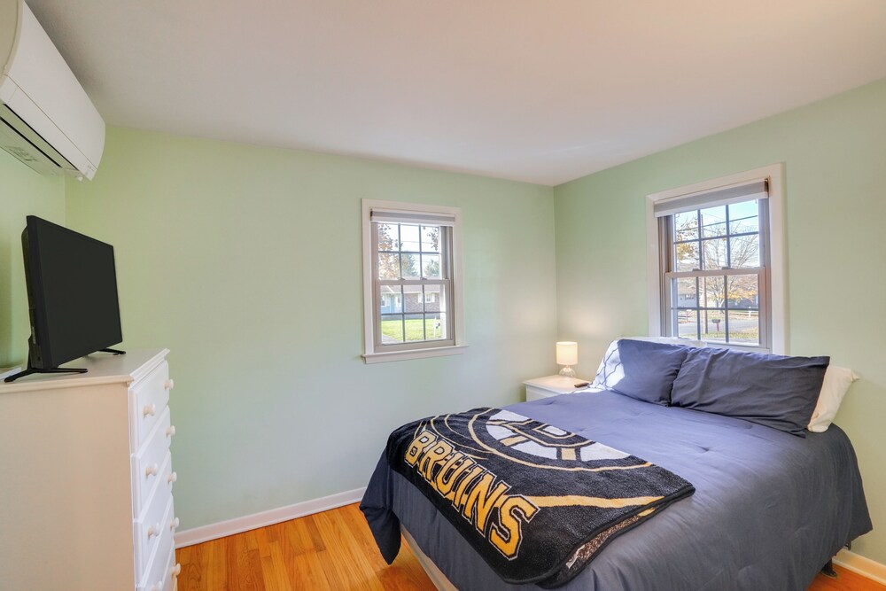 6 Mi to Skiing: Pet-friendly Home in Pittsfield!