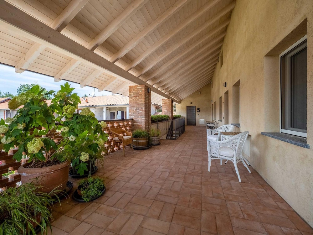 Green Lodge - Apartment 6 - 1 BR 1 Bath