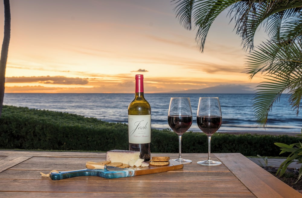 Polo Beach Club Vacation Rentals - APlus Resorts