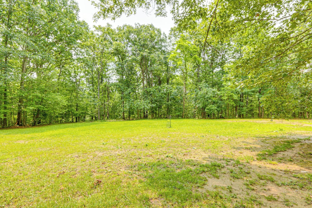 3 Mi to Potomac River: Remote Cabin in Springfield