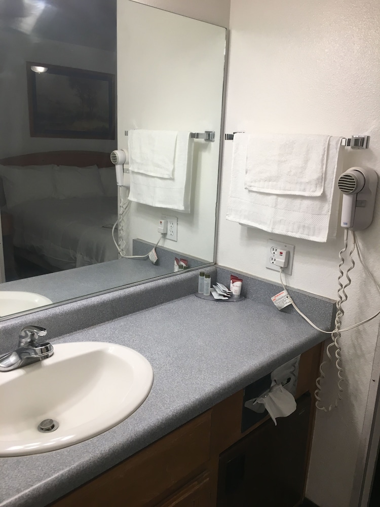 Quality Inn Carlin