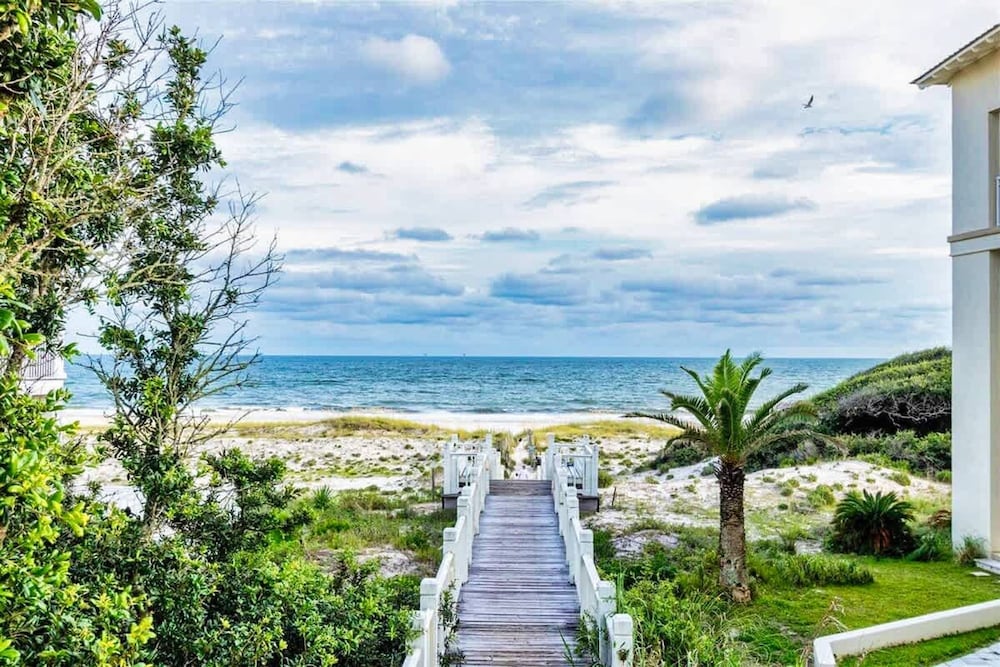 Gulf Shores Hideaway Walk to Waves Pool Golf Views