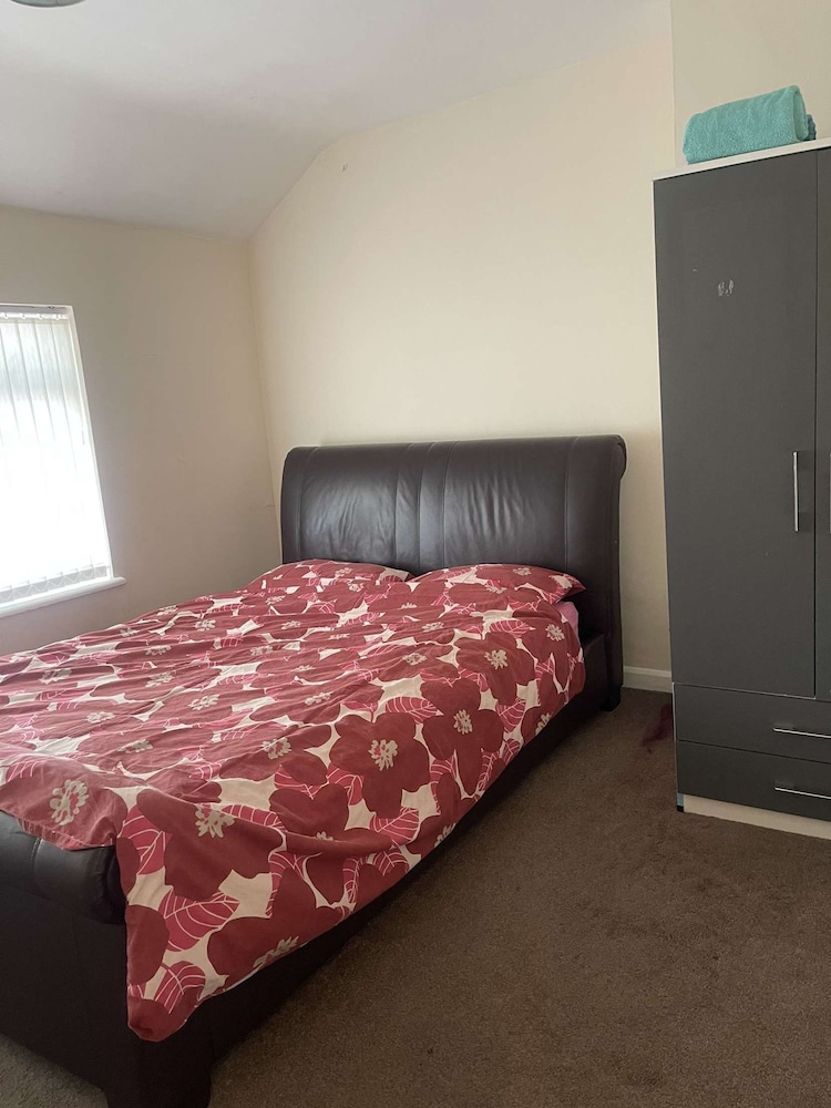 Cleeve Road House