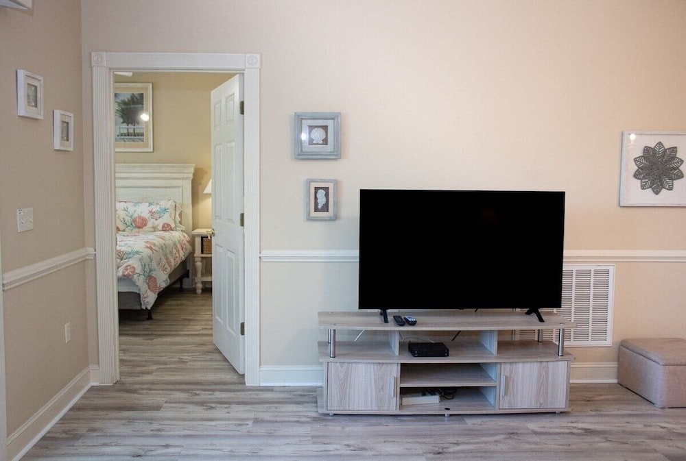 Magnolia Pointe 4801-202 2 Bedroom Condo