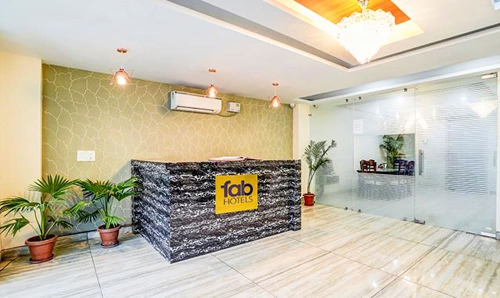 Lobby & Reception