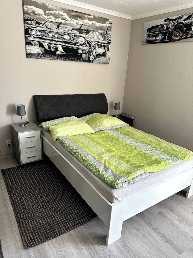 Large Accommodation for up to 18 People Near Halle & Leipzig With Pool Table