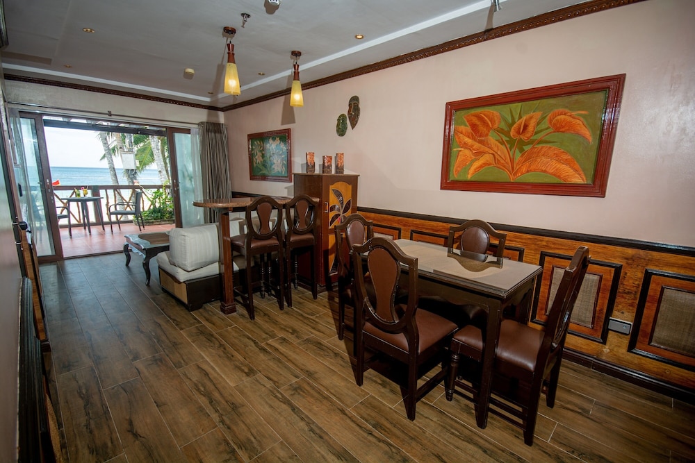 Red Coconut Beach Hotel