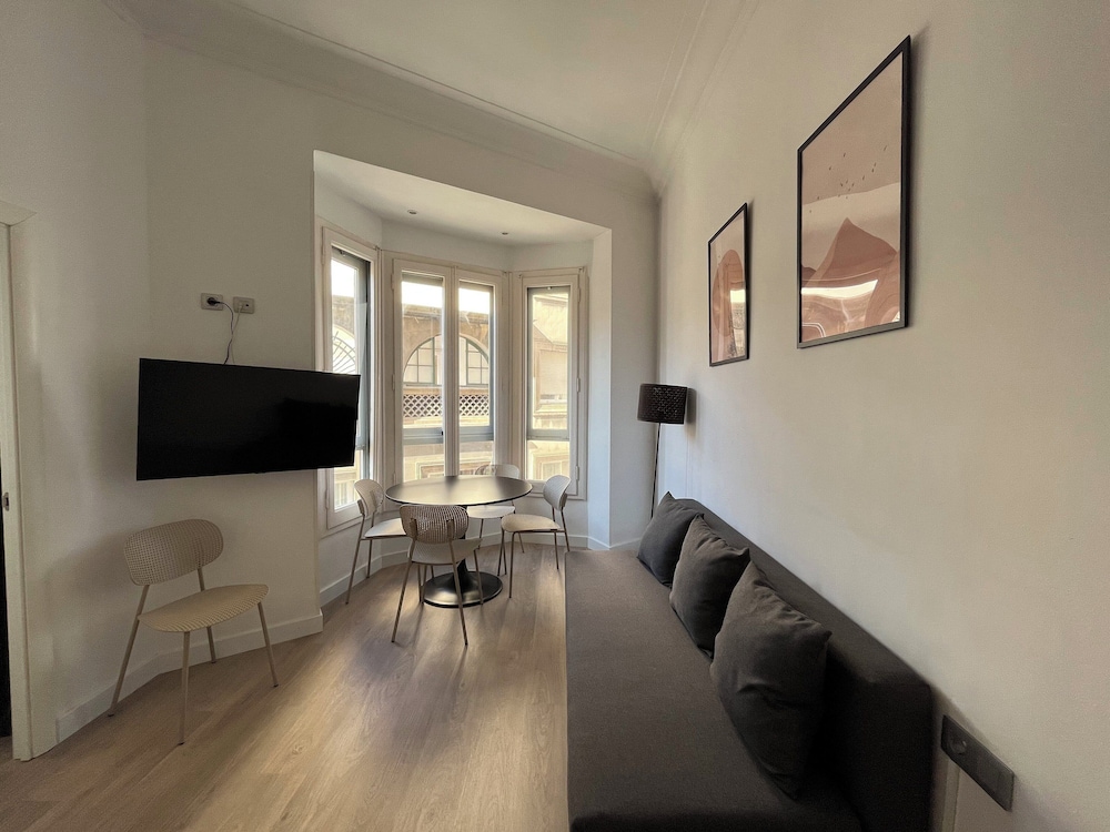 Apartamentos Express by gaiarooms