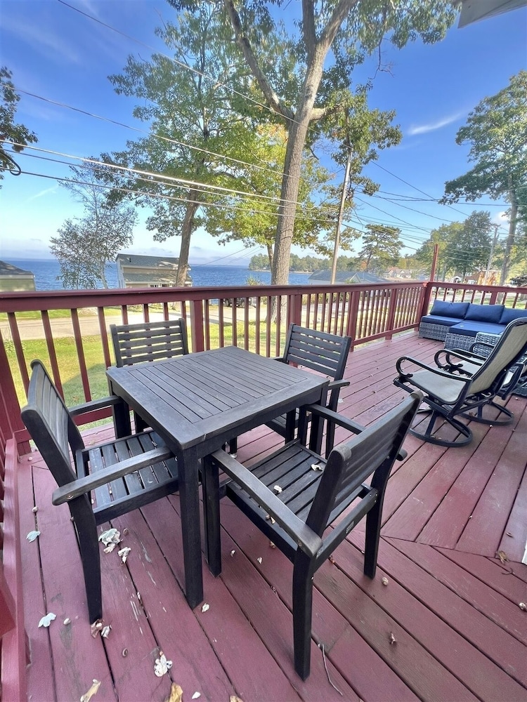 Ward's Cove Limit 4 2 Bedroom Cottage