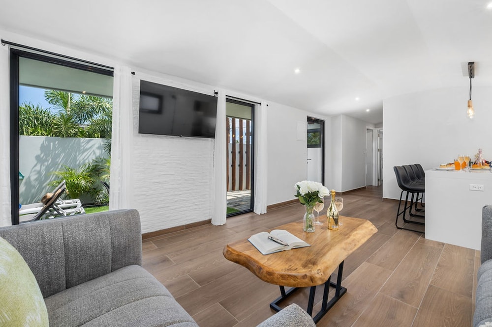 Brand NEW 2br1ba w Privatepool in Amazing Location