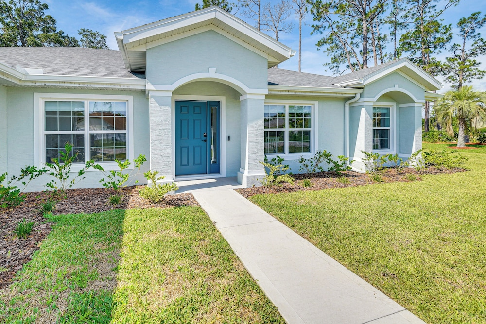 Newly Built Golf Course Home in Palm Coast!