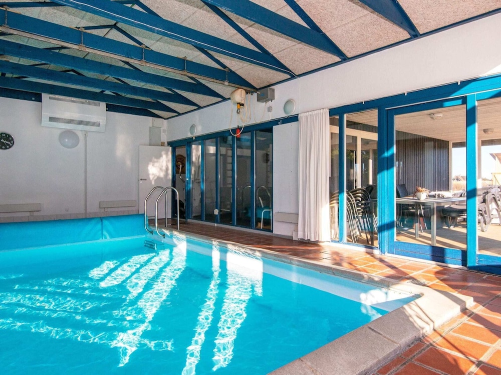 Wheelchair Accesible Cottage With Pool view 2