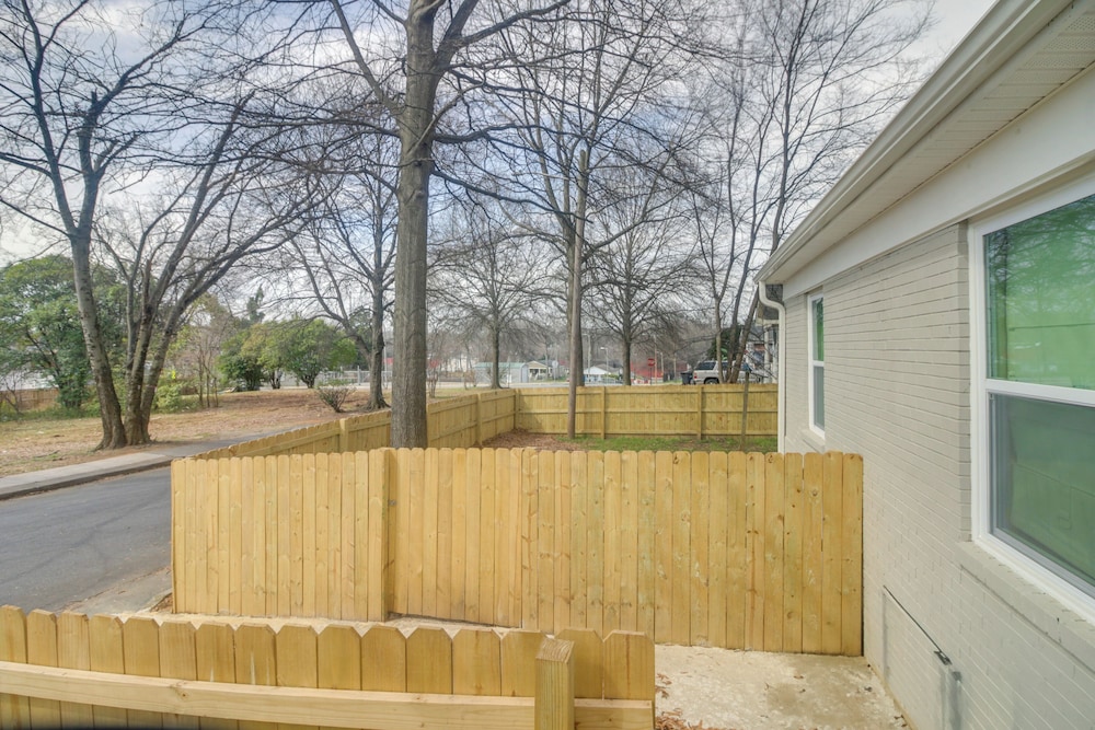 Charlotte Gem w/ Deck & Community Amenities