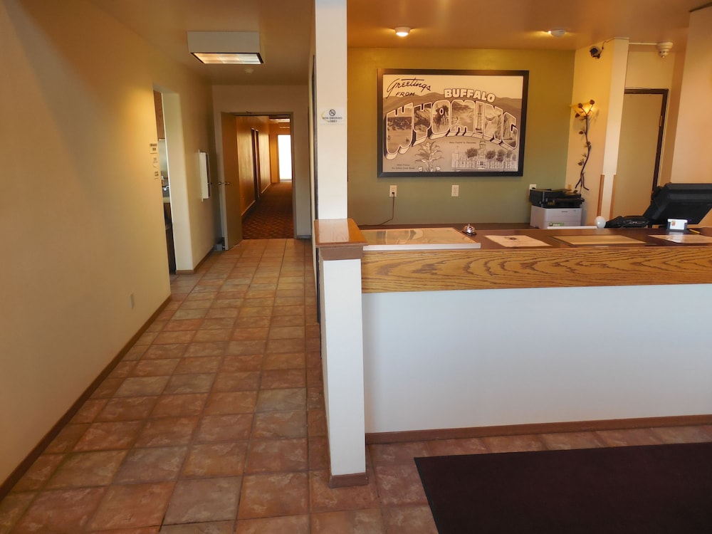 Buffalo Vacations - Super 8 by Wyndham Buffalo - Property Image 4