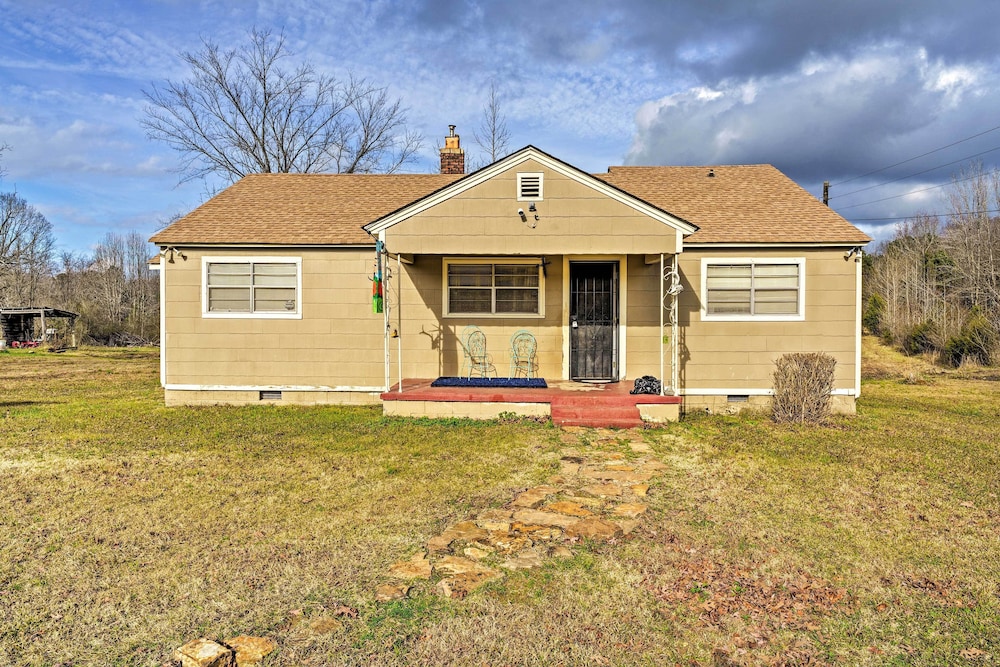 Batesville Vacations - Oxford Home on Private Land < 7 Mi to Dtwn! - Property Image 1