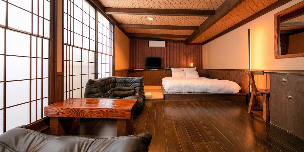 Tsuruya