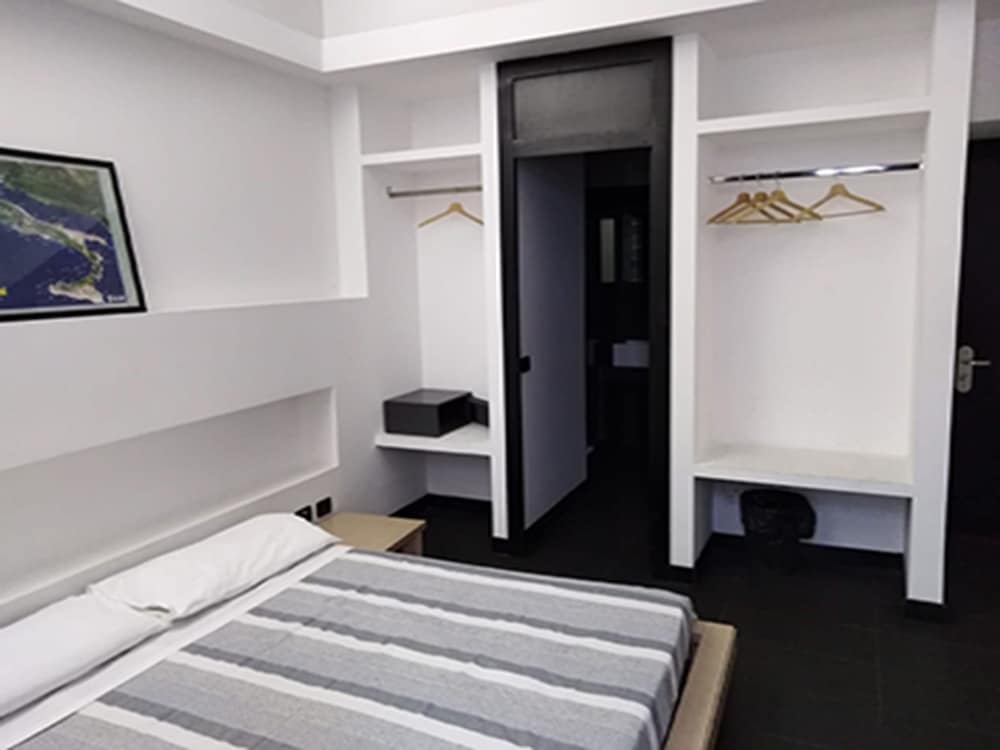 M&J Place Hostel Rome