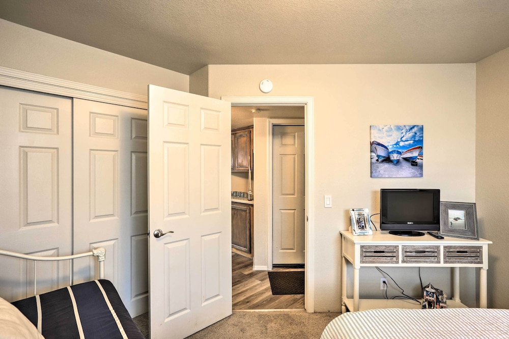 Ideally Located Ocean Escape Near Beach & Wineries view 2