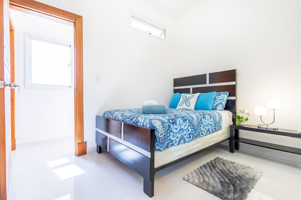 New Stylish 3BR Villa With Private Pool Terrace