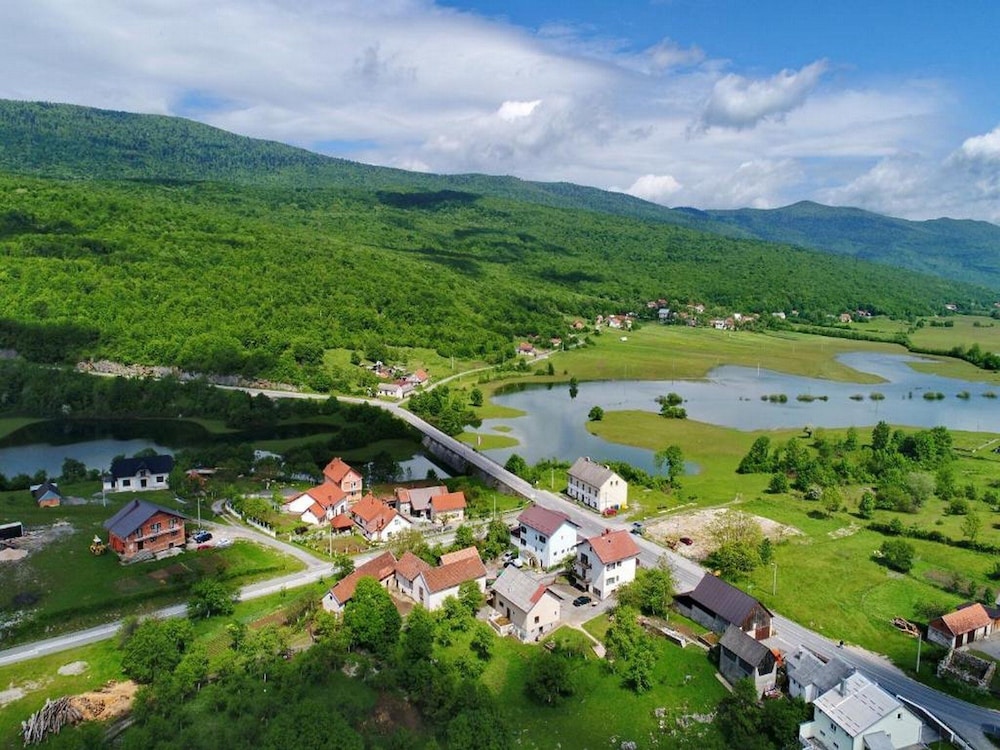 Apartments Jezerane