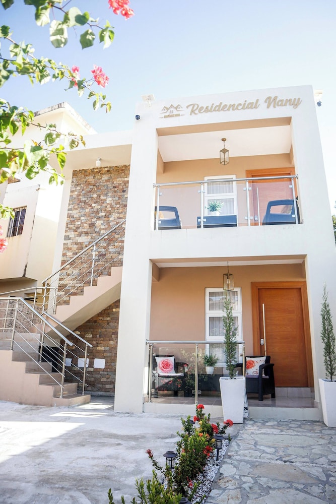 Family apt Centric Near Historic Center Boardwalk
