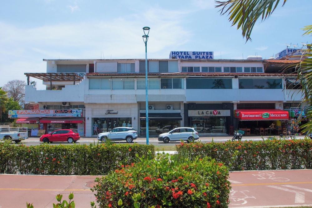 Apt. with Jacuzzi Ixt. Zihuatanejo 3 BR