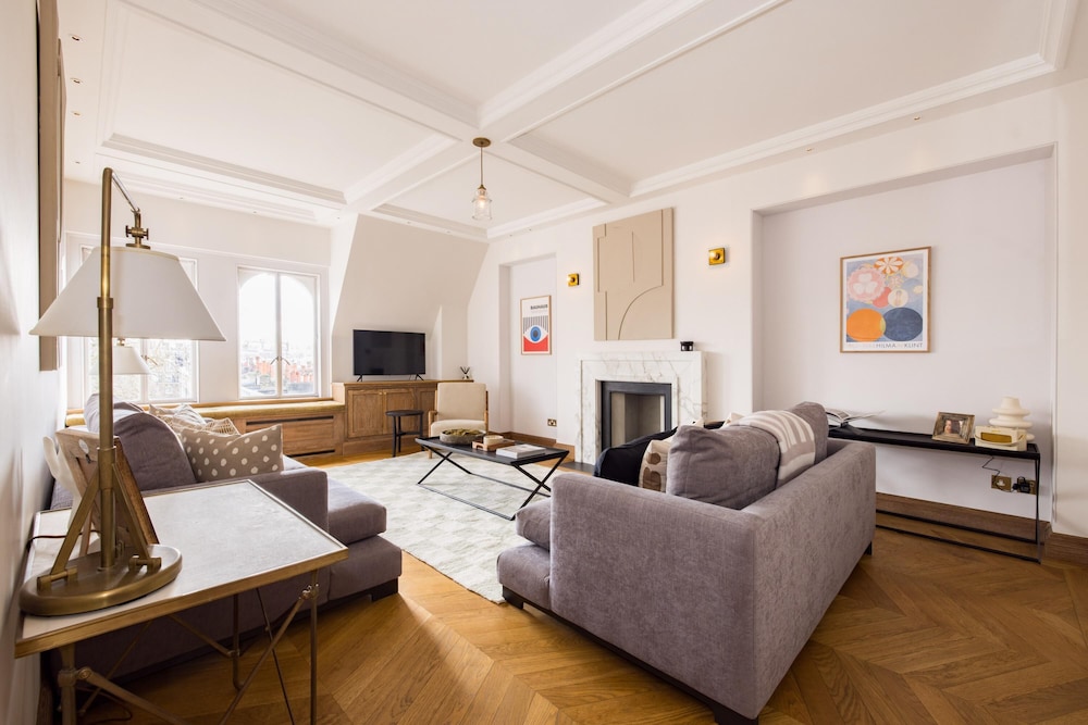 The Knightsbridge Apartment by HoK Living view 5