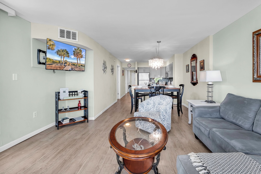 Palms Resort 1602