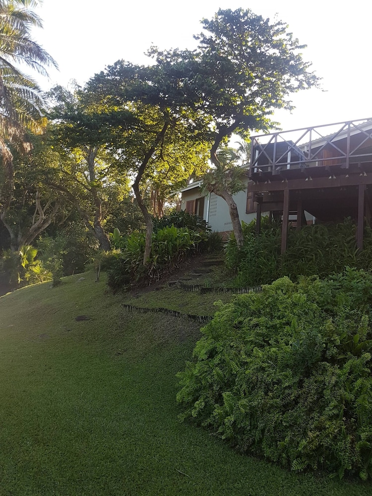 Tranquil Beach House in Southbroom Are, Marina Beach, With Stunning Lagoon Views
