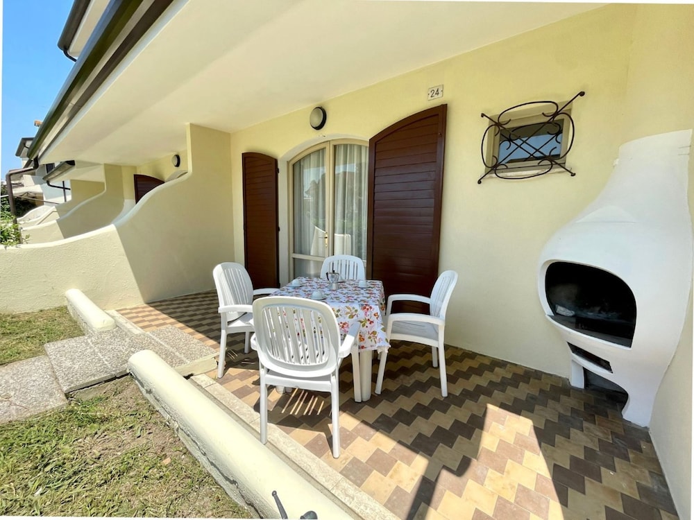 Wonderful Villa With Huge Pool and Barbecue