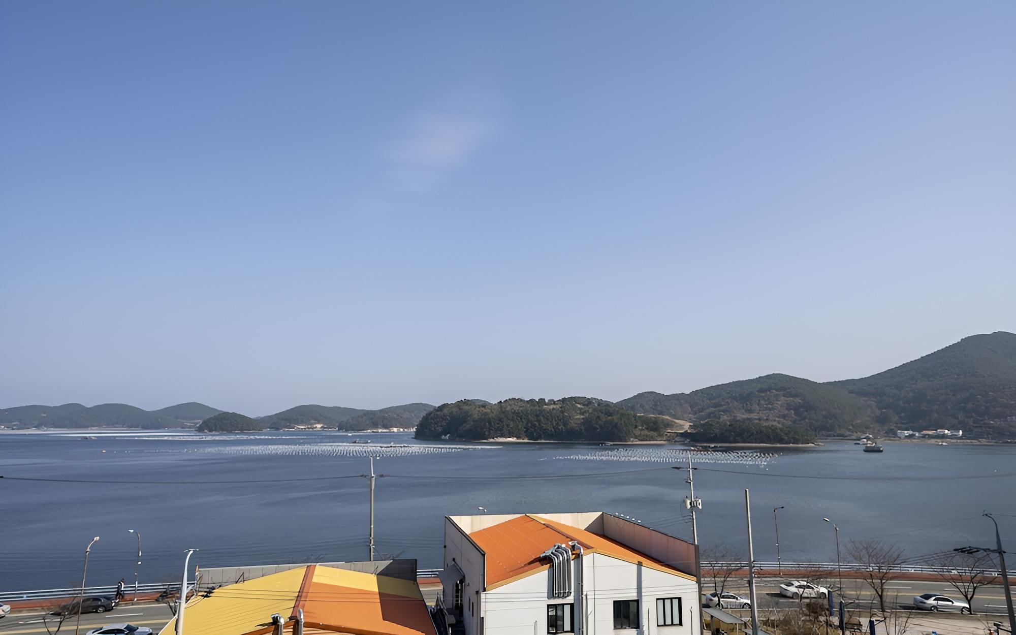Tongyeong Rock view 2