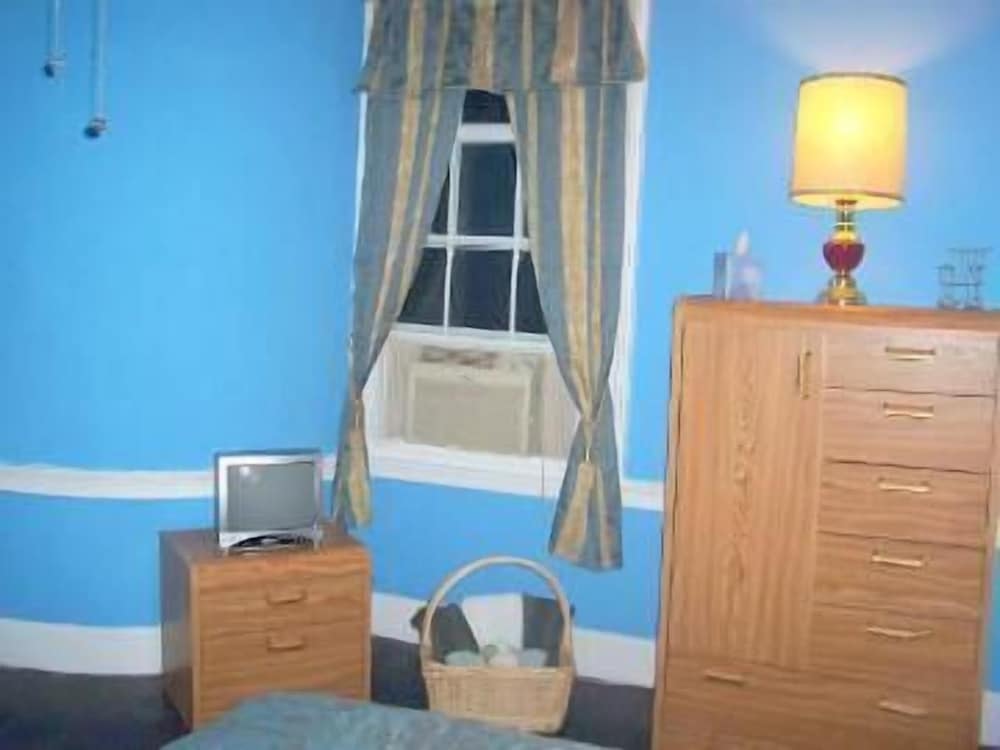Brookside Inn At Laurens