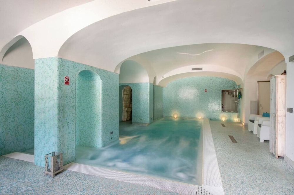 Villa In Positano With Luxury Spa & Amazing View