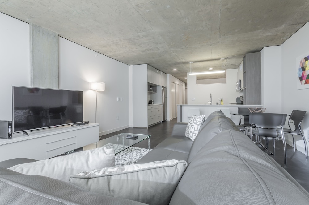 Domicile Suites at Cove