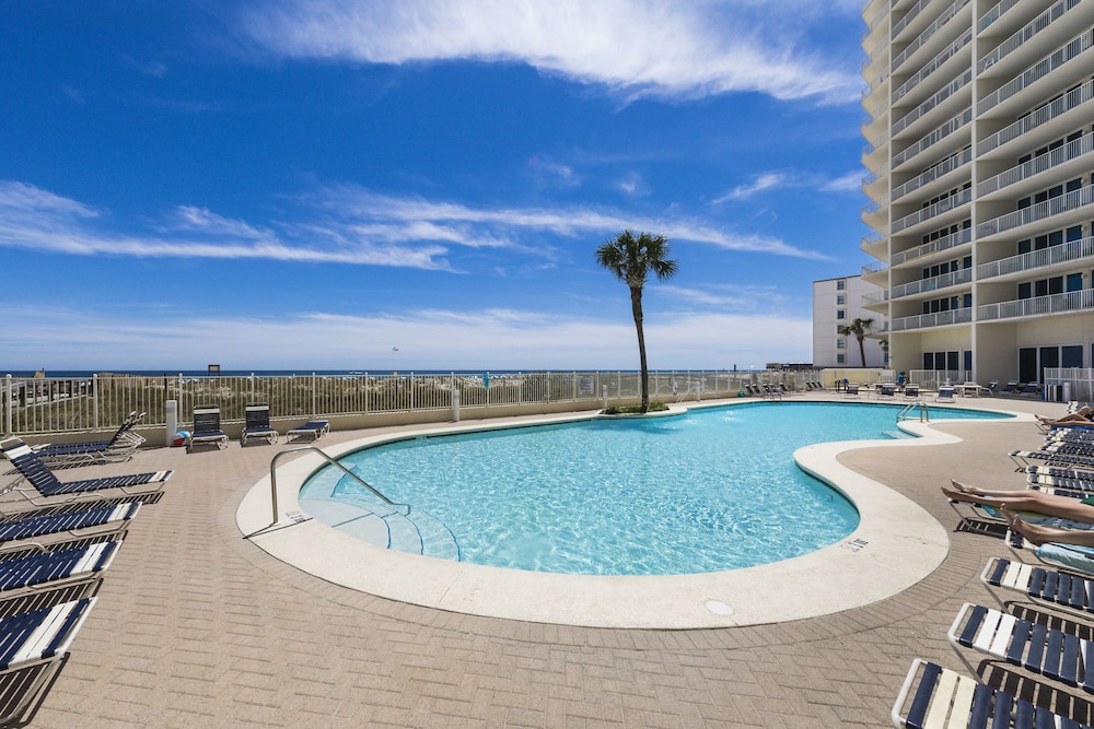 Lighthouse Condos by Hosteeva