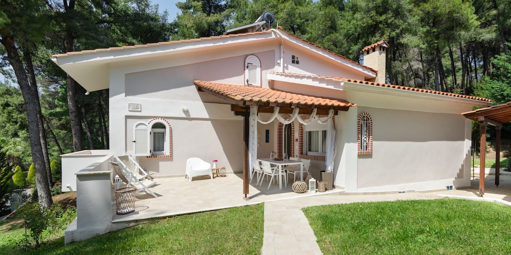 Ekatis House II by Halkidiki Villas