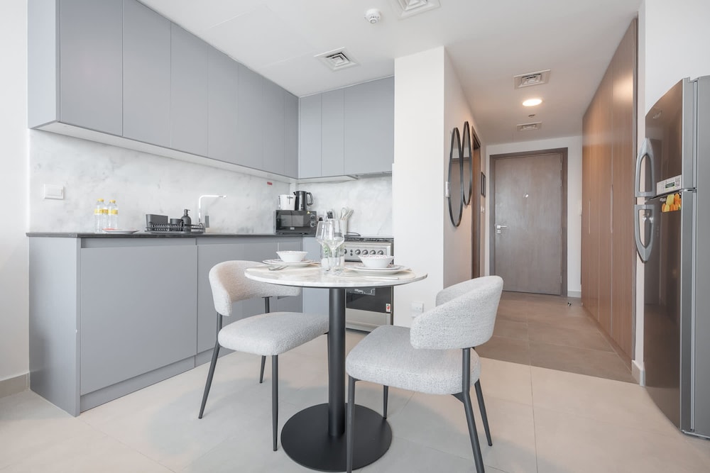 An Eye-captivating Studio in Living Garden 2