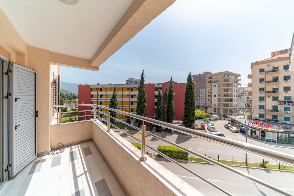 SMS Apartments