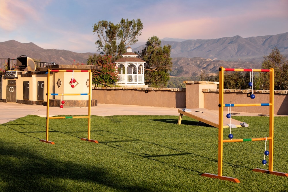 Sangiovese By Avantstay Spectacular Estate w Pool Hot Tub Putting Green